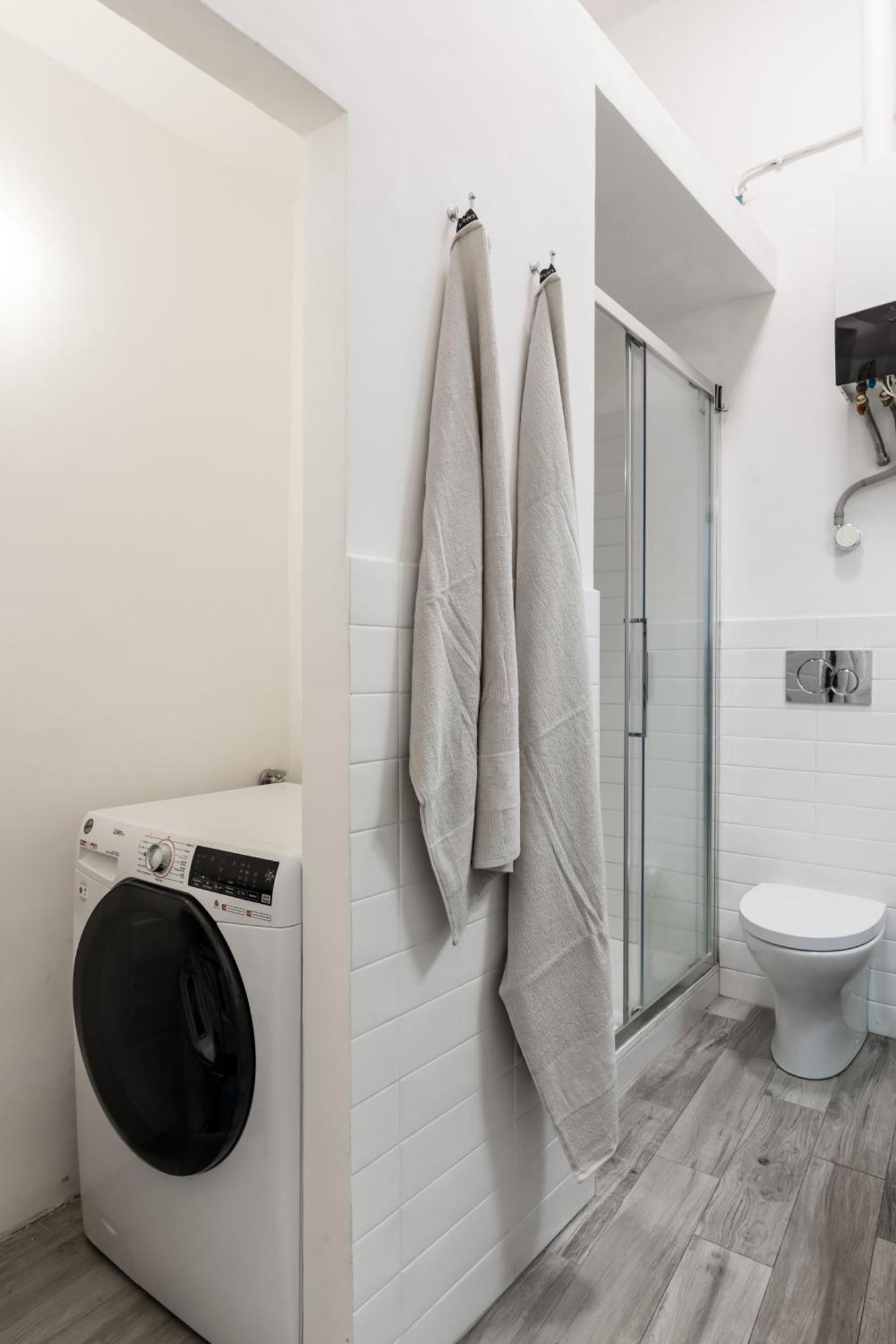 Acquario 5 Minuti, 1Br , Free A-C, Wifi & Netflix "City Center" By Tilo Genua Exteriör bild